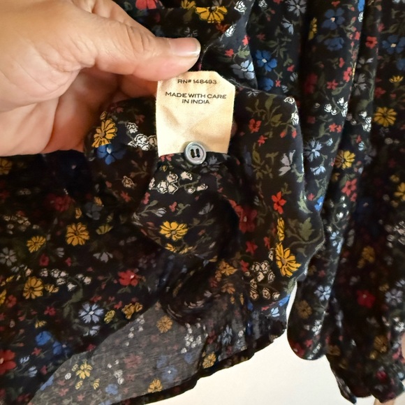 Doen Rose Top in Dusk Lily of the Valley Floral - Picture 6 of 11